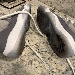 Youth Jordan 11’s gray worn 1 time size 4Y